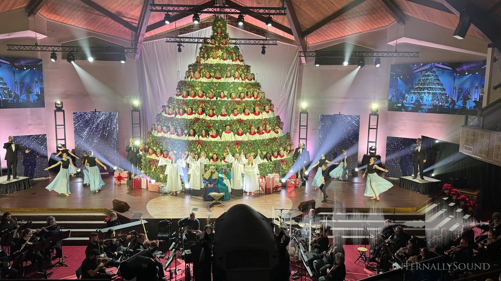 e_2023_12_07_Abeline_Signing_Christmas_Tree_Augusta_GA_49
