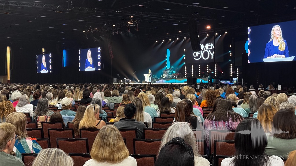 e_2025_08_10_WOJ_1_Pigeon_Forge_Fall_Pigeon_Forge_TN_186