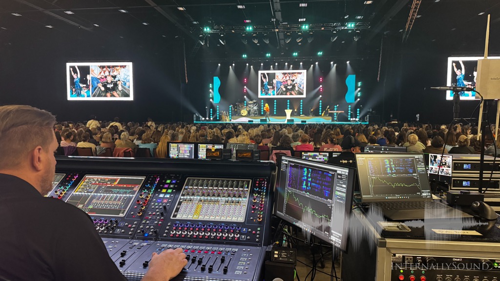 e_2025_08_17_WOJ_2_Pigeon_Forge_Fall_Pigeon_Forge_TN_114