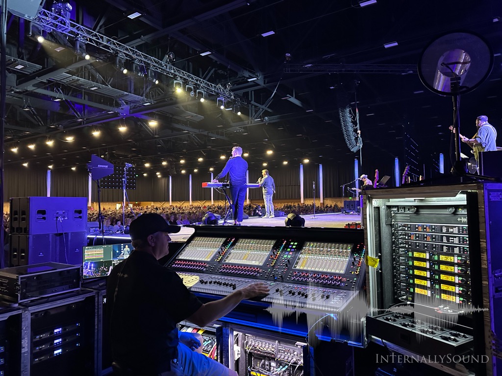 e_2025_10_13_Celebrators_Pigeon_Forge_TN_10